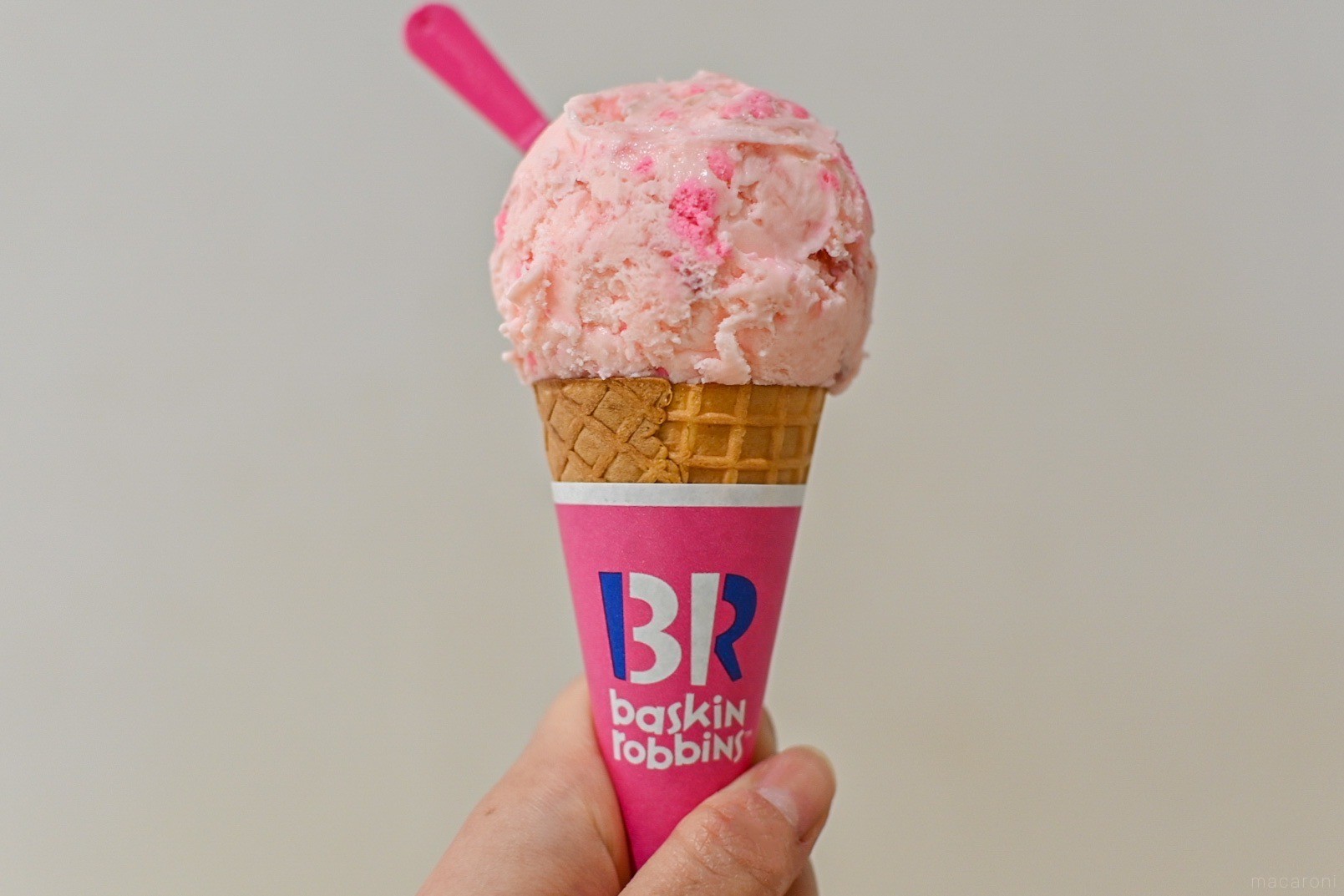 サーティワン新作「ストロベリーピンクマカロン」は新感覚の味。SNSで