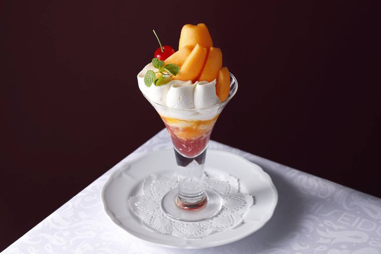 資生堂パーラー サロン・ド・カフェ 銀座本店の長崎県 大瀬戸地区産 枇杷のパフェ