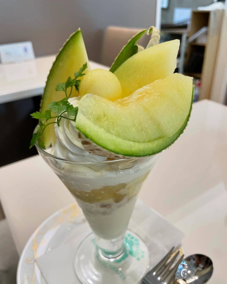 千疋屋のマスクメロンパフェ