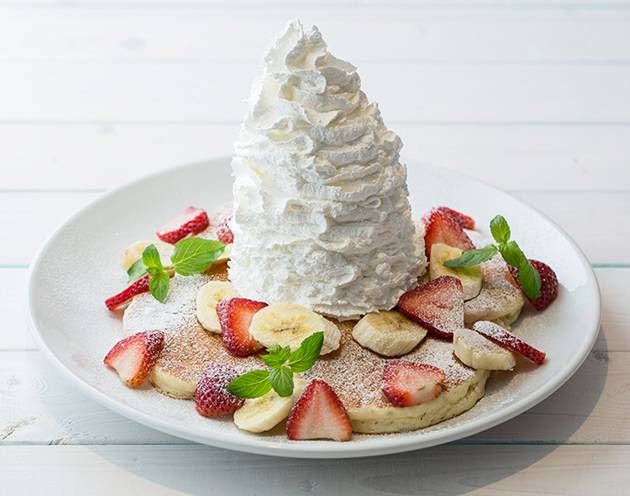 いちごとクリームのパンケーキ