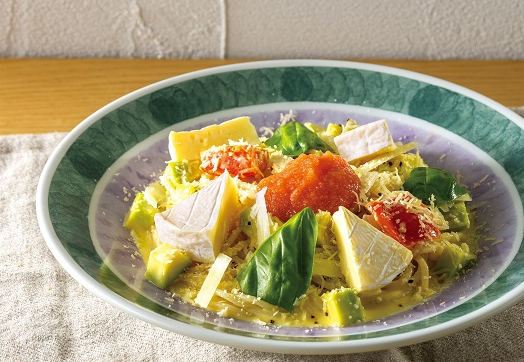 明太子とチーズがのったクリームパスタ