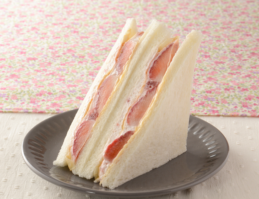 ICHIBIKO監修 いちごのミルクレープ風サンドのイメージ