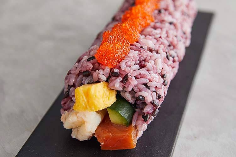 海老とサーモンの恵方巻のイメージ