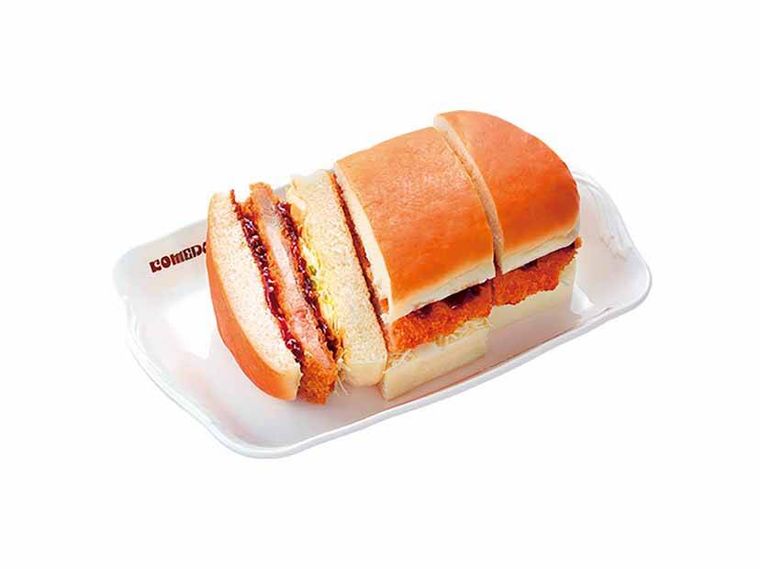 皿に盛られたみそかつパン