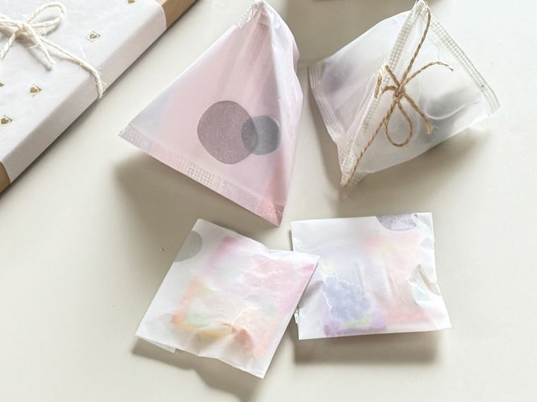 ダイソーのトレーシングペーパーでラッピングしたお菓子