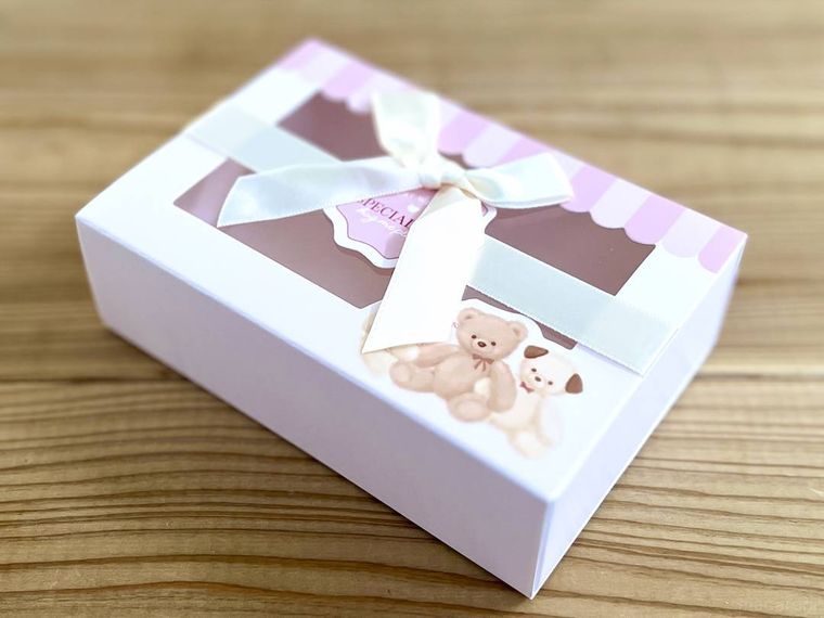 ぬいぐるみ柄の窓付ギフトボックス