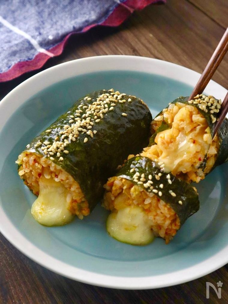 チーズが溶け出したキムチーズキンパ