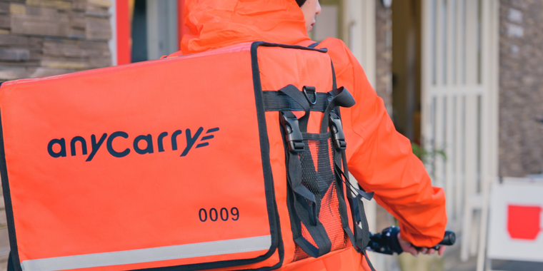 anyCarryの配達員