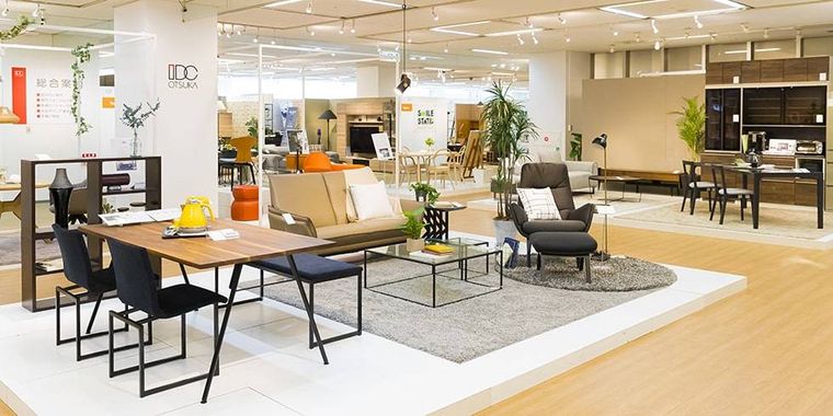 大塚家具の店内