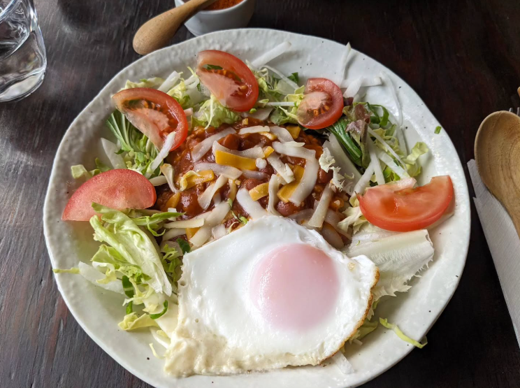 ロクヨンカフェプラスラナイのランチメニュータコライス