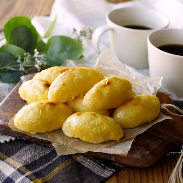 皿に盛り付けたじゃがいものスイートポテト