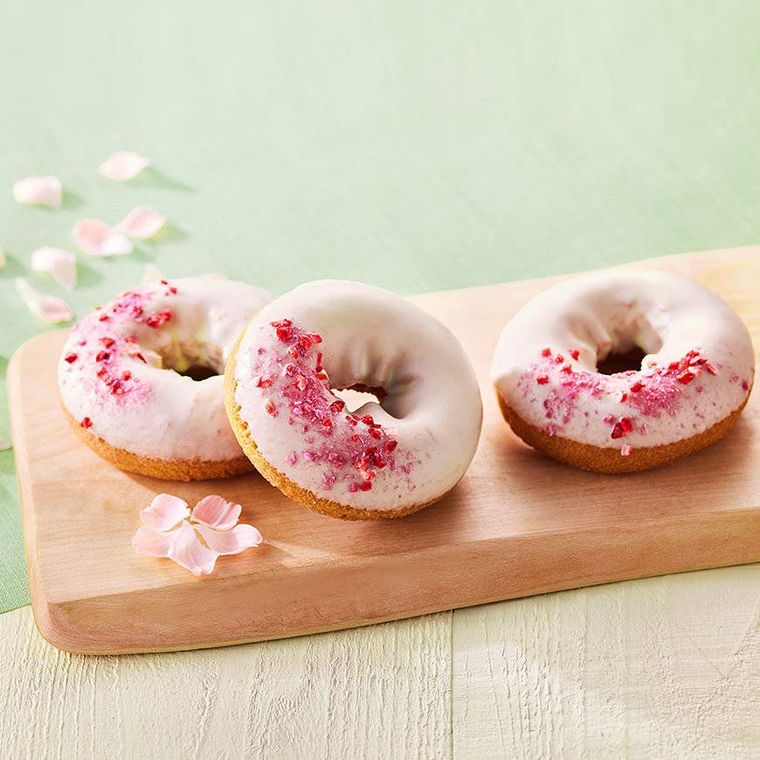 トムとジェリー しっとり桜苺ドーナツのイメージ