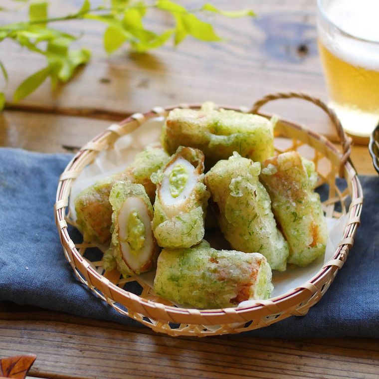 かごに盛られたアボカドの磯辺揚げ
