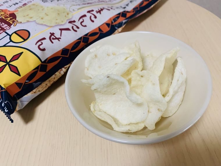 皿に盛り付けた最後まで美味しいごまにんにくせん