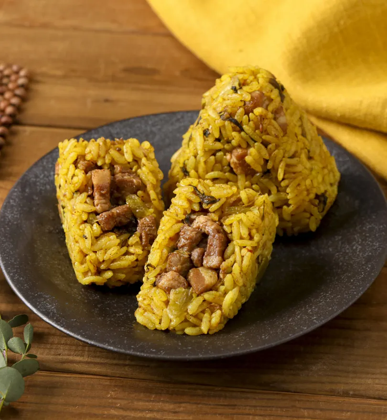 魯珈監修 スパイスカレーの魯肉飯おむすびのイメージ