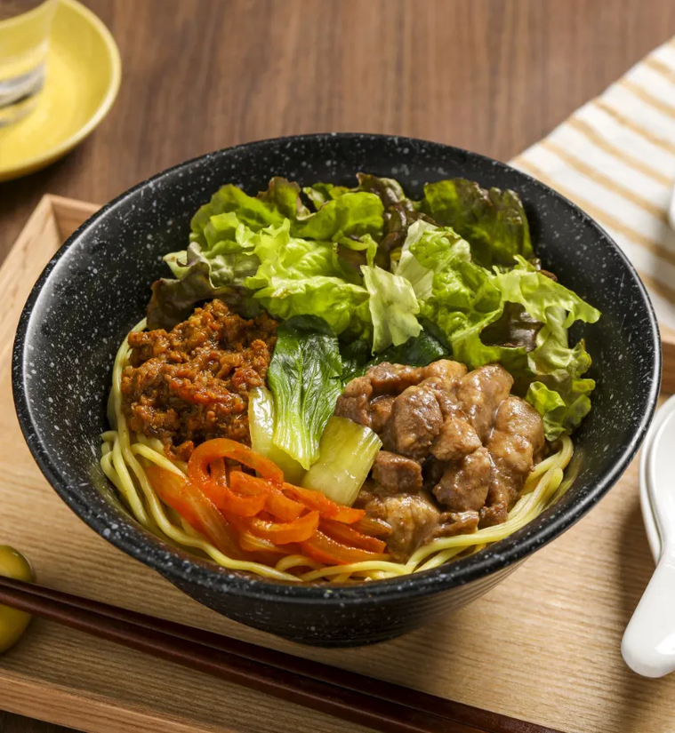 魯珈監修 キーマカレールーロー麺のイメージ