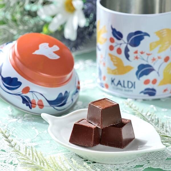 ボタニカルティンを皿に出した様子