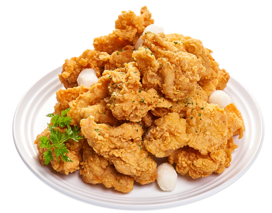 皿に盛られたフライドチキン