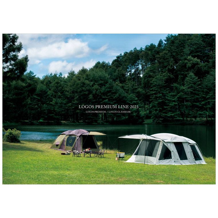 水辺にテントが設営されている