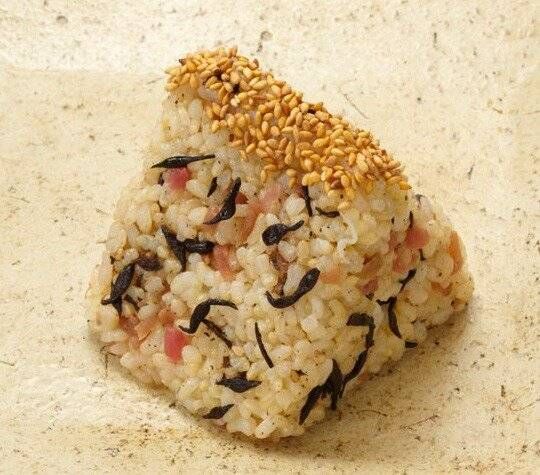 権兵衛の梅ひじき玄米のアップ