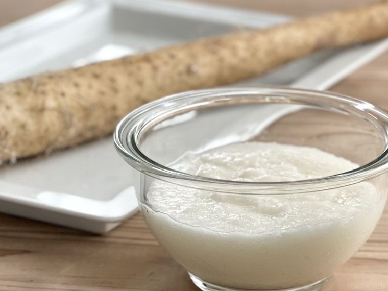 長芋ととろろが置かれている