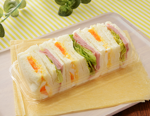 たまごサンドとレタスハムサンドが詰め合わせになっている