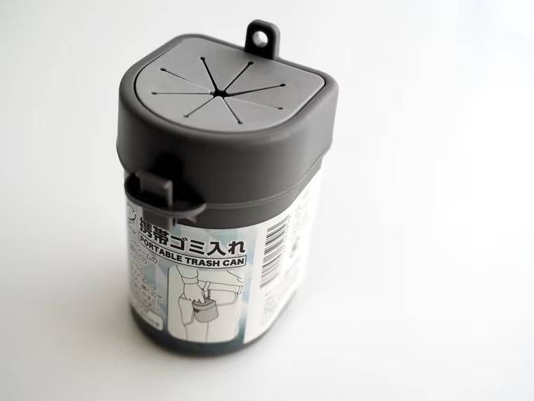 セリアの携帯ゴミ入れが置かれている