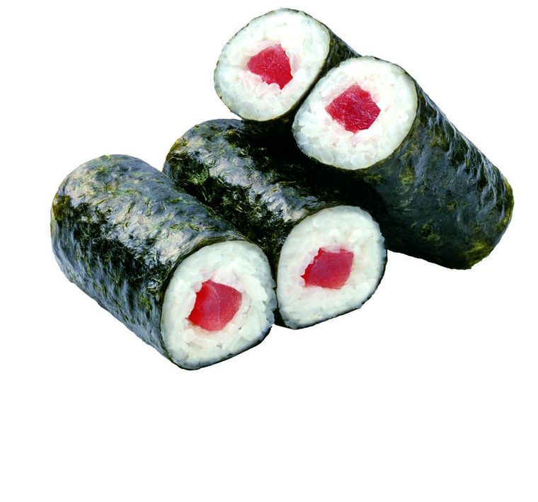 鉄火巻が置かれている