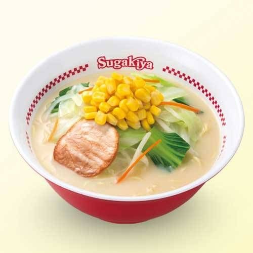 野菜、コーン、チャーシューがのったラーメン