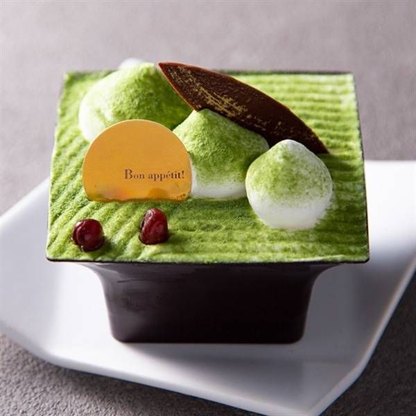 抹茶パウダーがかかったティラミス