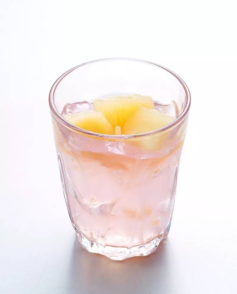 グラスに入ったフルーツゼリー