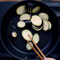 【作り方】なすと豚バラの甘辛丼