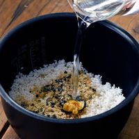 【作り方】わかめスープの素で簡単!わかめ炊き込みごはん