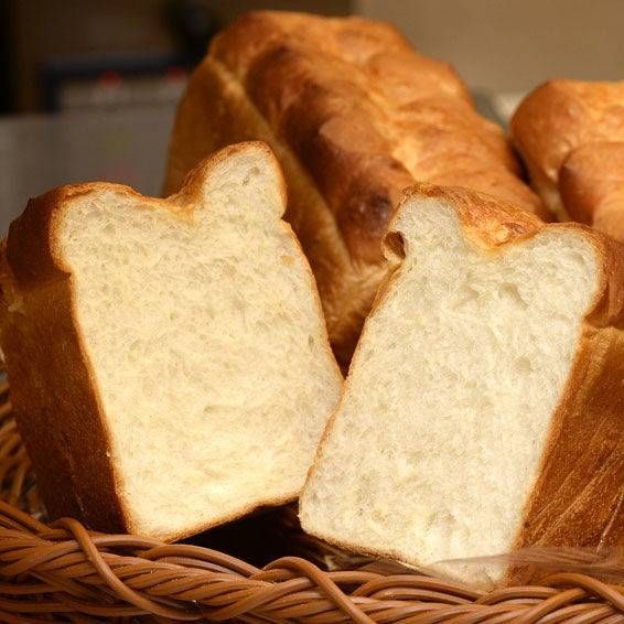 食パンが置かれている