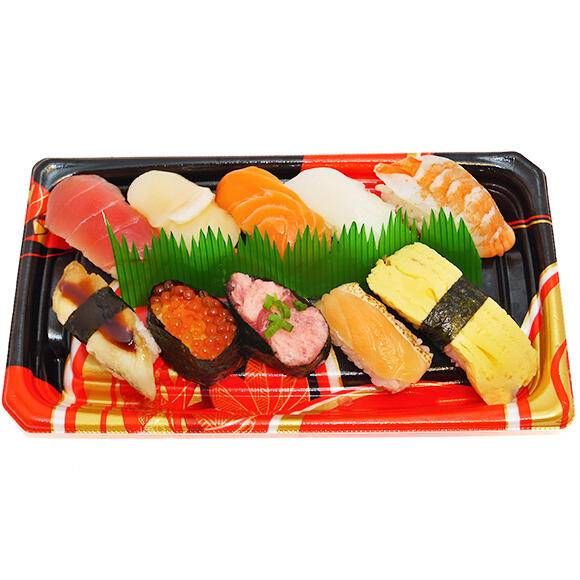 パック寿司が置かれている