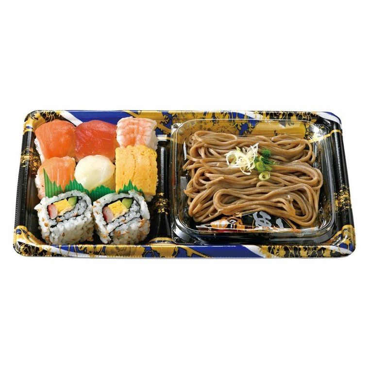 パックに寿司とそばが詰め合わせになっている