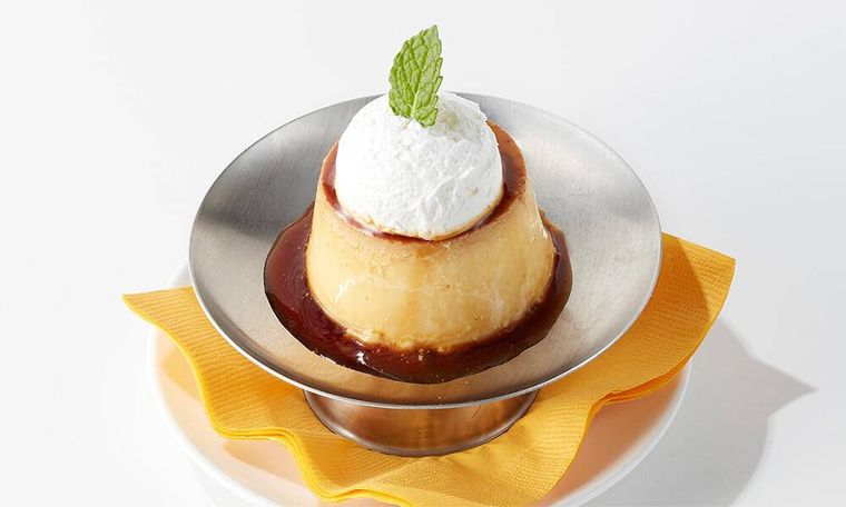 クリームがのったココスのプリン