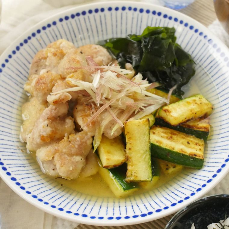 鶏もも肉とズッキーニの塩ポン酢ぶっかけ
