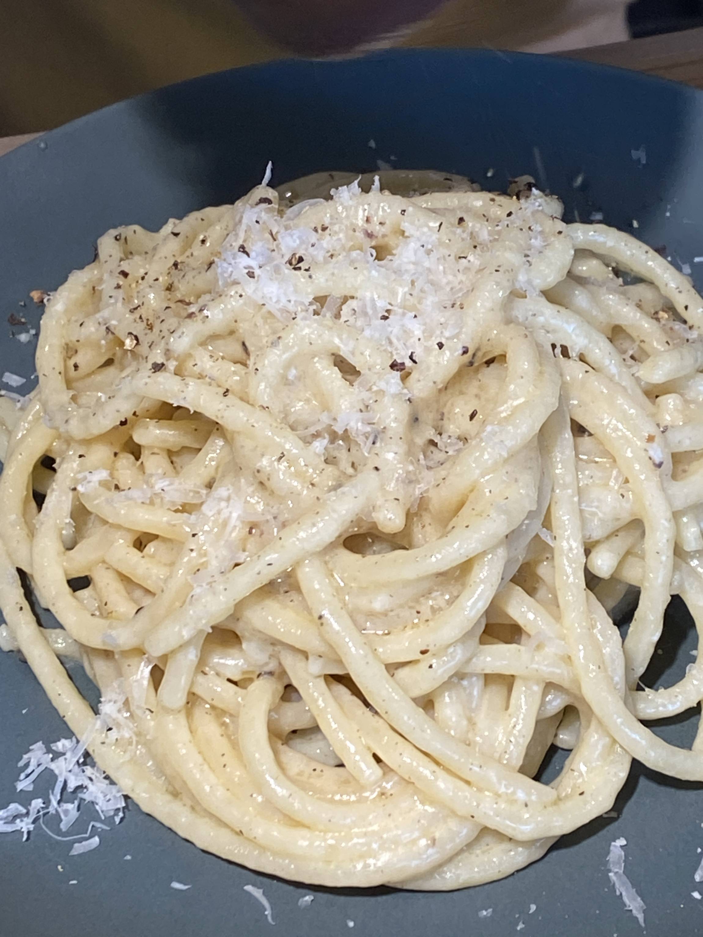 プチ贅沢な本場の味。ペコリーノ・ロマーノのカチョエペペ - macaroni