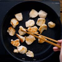 【作り方】鶏むね肉とじゃがいものてりマヨ焼き