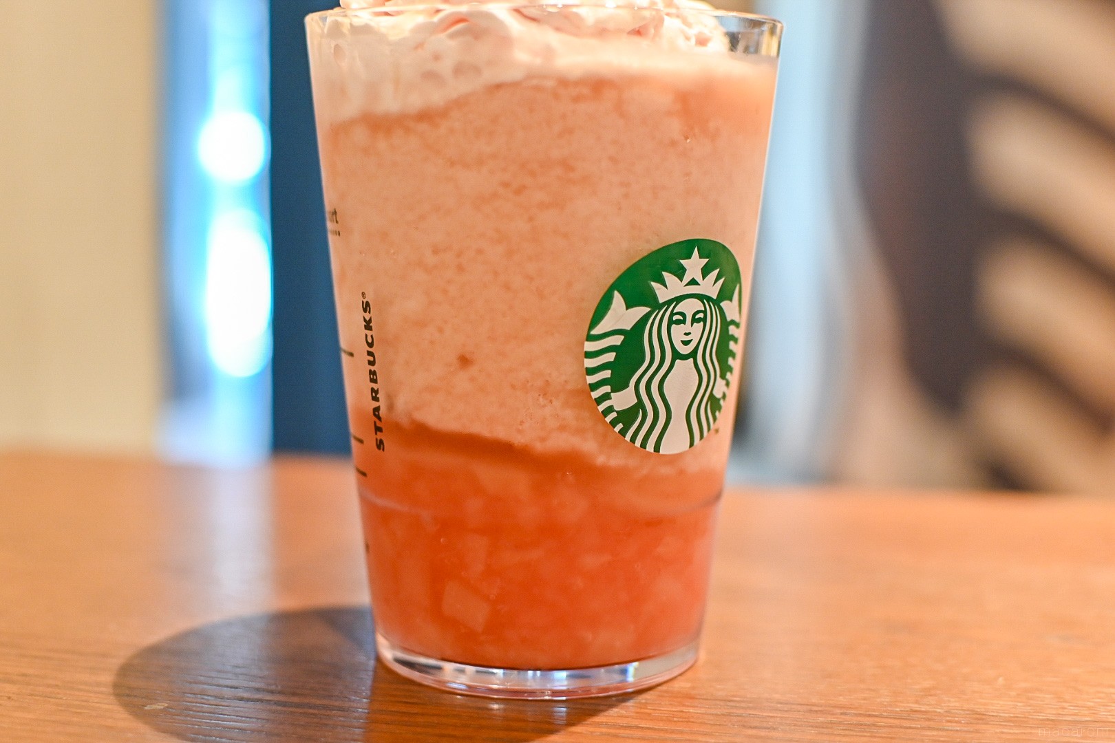 スタバ新作「ピーチフラペチーノ®」の完熟桃カスタム！今オーダーすべき濃厚アレンジ - macaroni