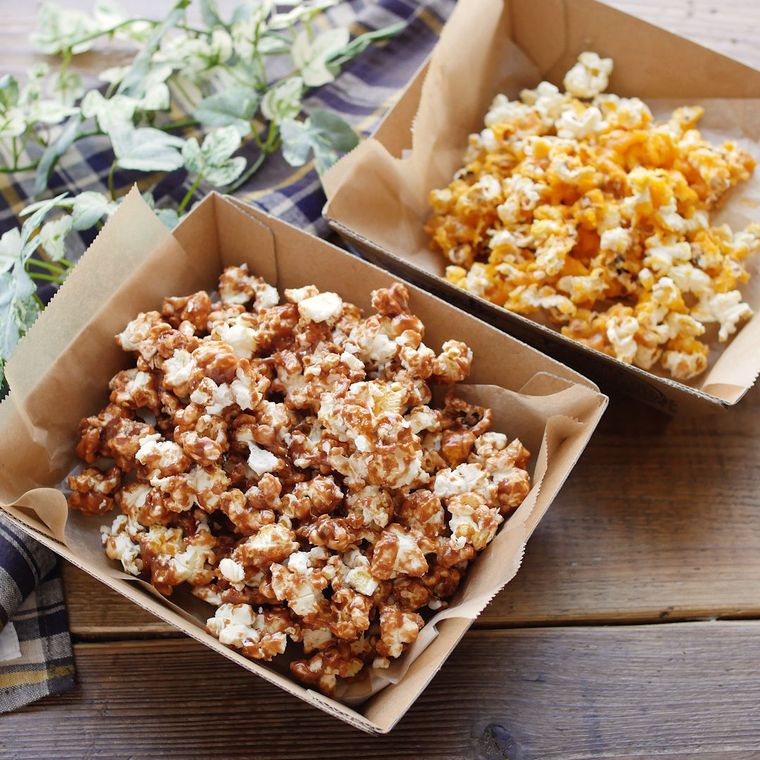 キャラメル味とチーズ味のポップコーン