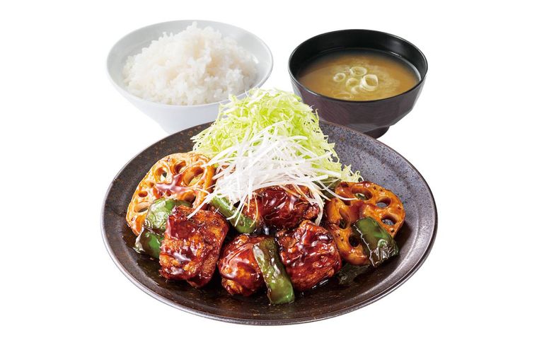 黒酢あんかけからあげ、ごはん、味噌汁が置かれている