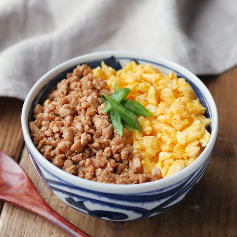 器に盛られた豆腐そぼろ