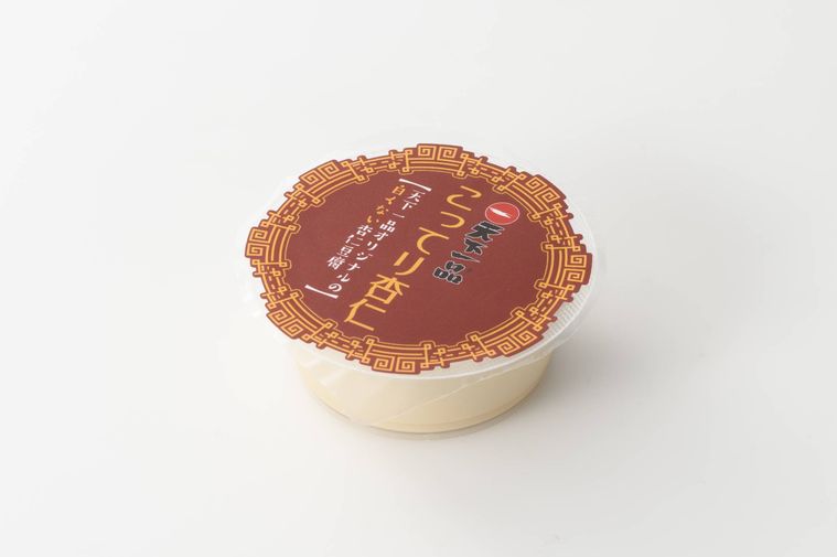 丸い容器に入った杏仁豆腐