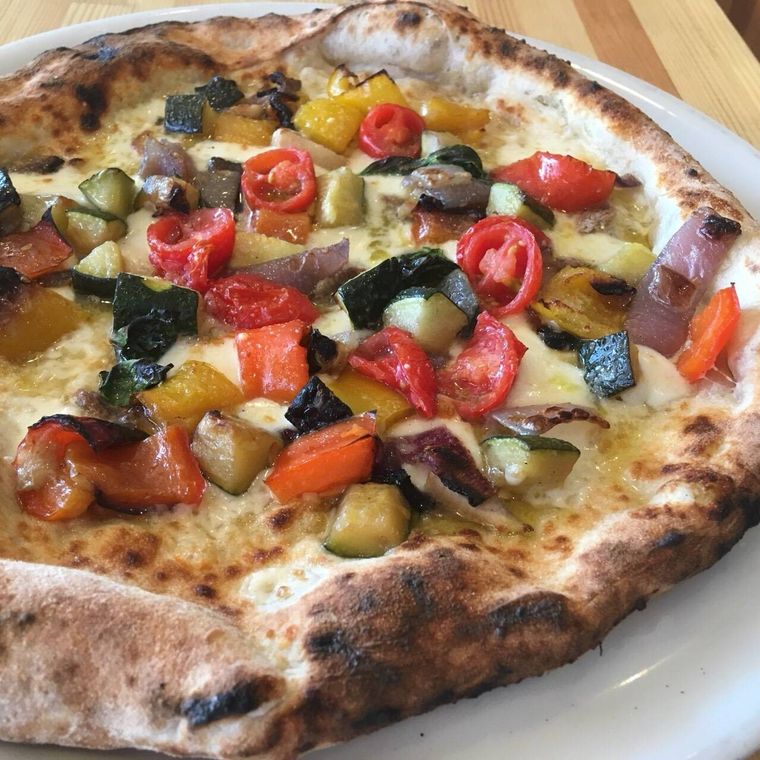 野菜がたっぷりのったオルトラーナ