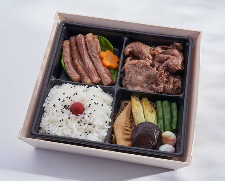 サーロインステーキすきやき贅沢弁当
