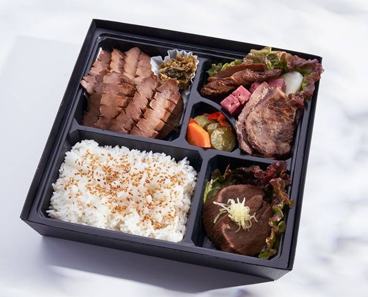 牛たんまるごと贅沢弁当