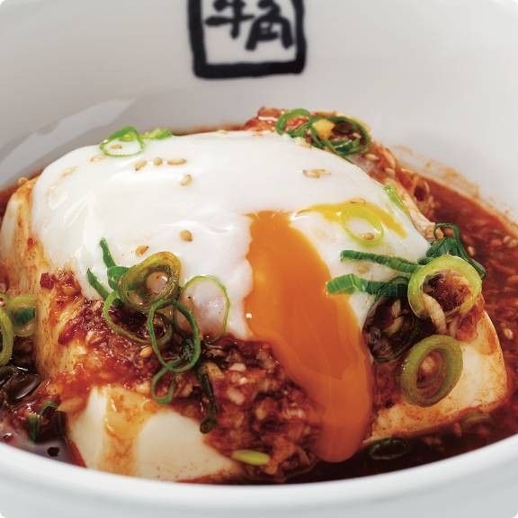 肉味噌がかかった温泉卵