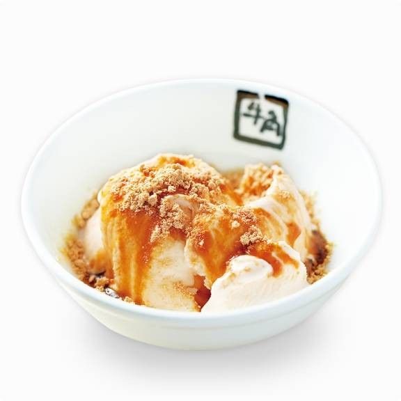 黒蜜ときなこがかかったバニラアイス